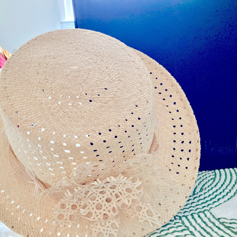 Original Neumann Marcus Box. Draw Summer/Derby hat.BrandNEW!!!!